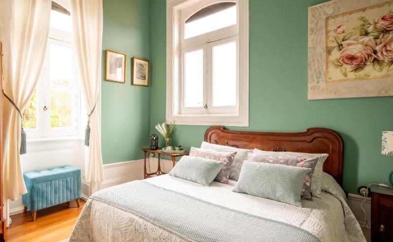 Deluxe Room image 3