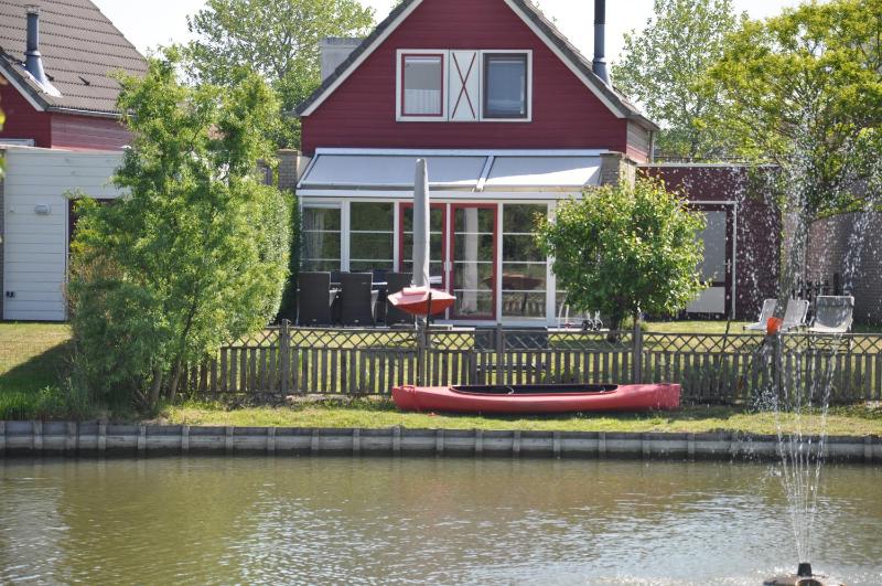 Three-Bedroom House image 4