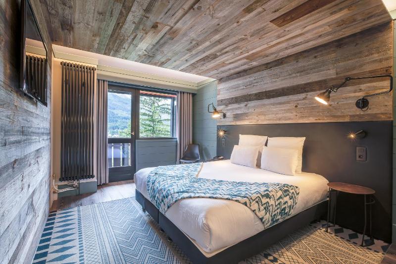 Double or Twin Room with Mont Blanc View image 1