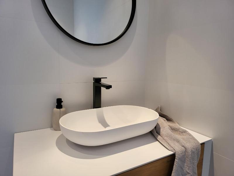 Open plan modern apartment with sea views in Miraflores Mijas Costa - image 4