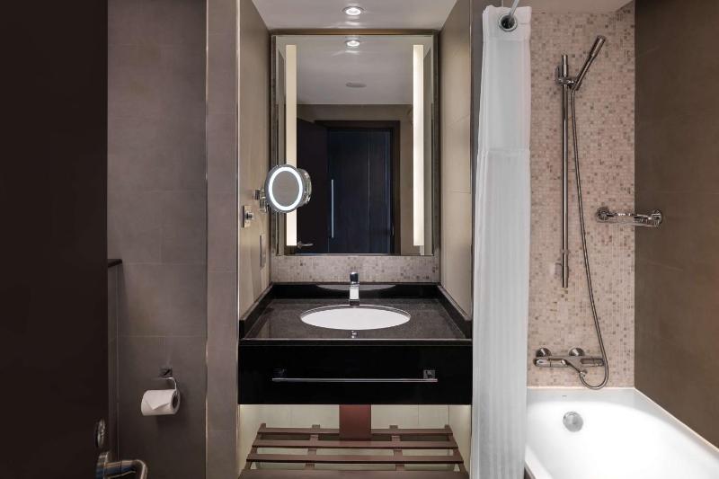 Superior Room with Pool View image 4