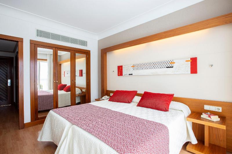 Double Room image 3