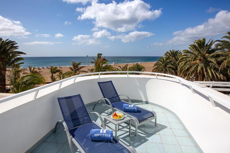Junior Suite with Pool View image 2