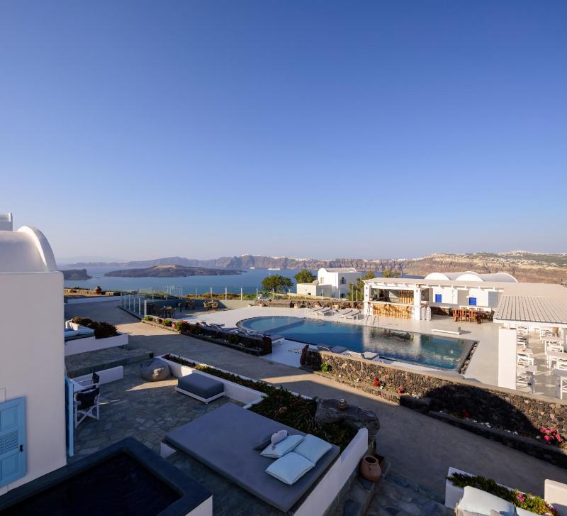 Two-Bedroom Suite with Heated Plunge Pool and Caldera View - Split Level  image 4