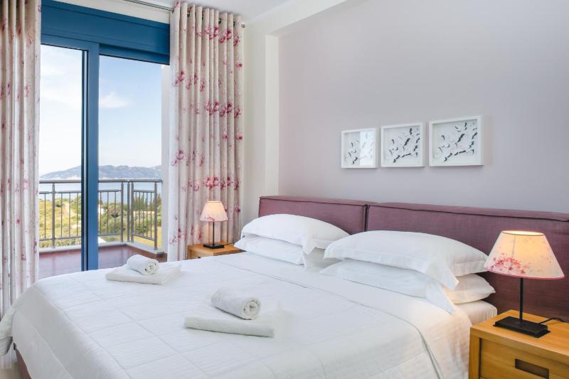 Five-Bedroom Villa with Private Pool - Leo image 3