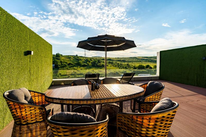 Penthouse Suite with Terrace image 2