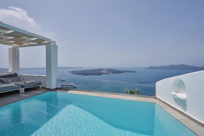 Sunset Suite with Private Pool - Sea and Caldera View image 2