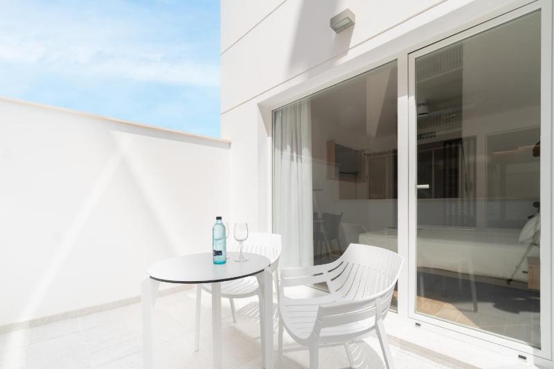 Double Room with Terrace image 2