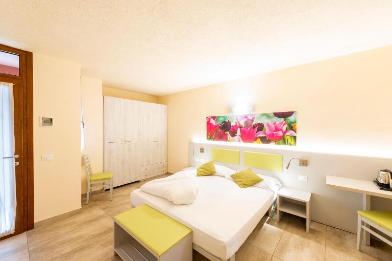Comfort Double Room with Garden View image 4