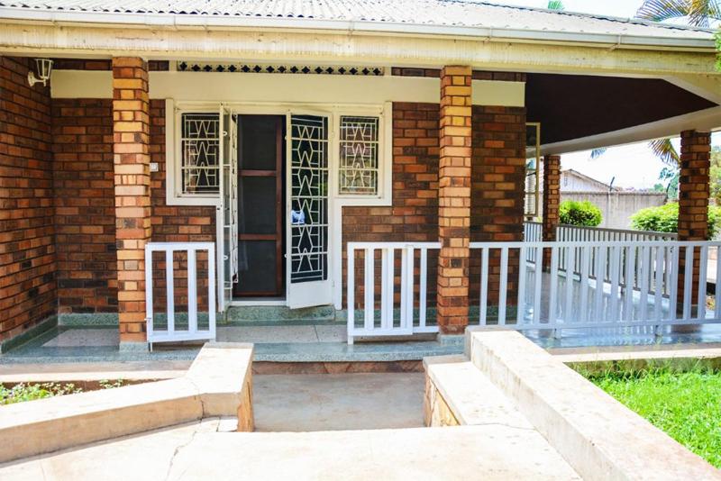 SamWeb Bed and Breakfast - image 6