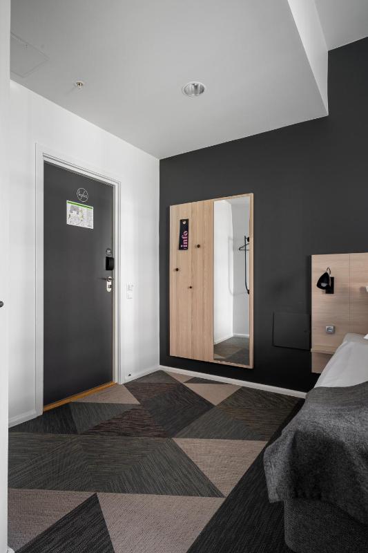 Double Room image 4