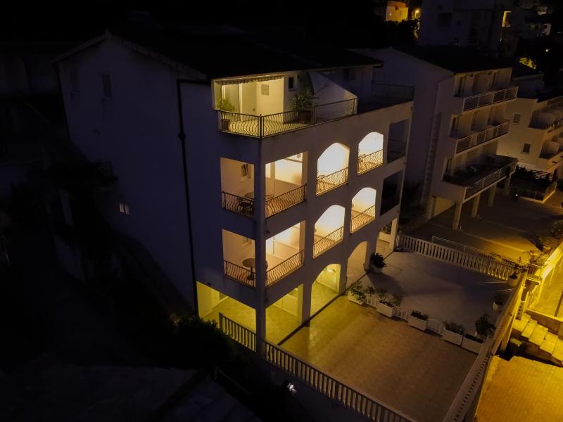 Apartments Larus - image 1