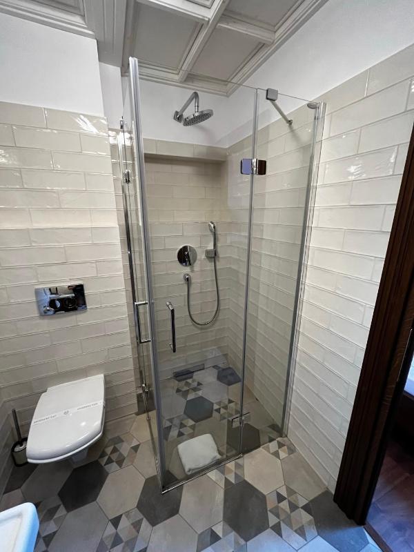 Deluxe Twin Room image 2