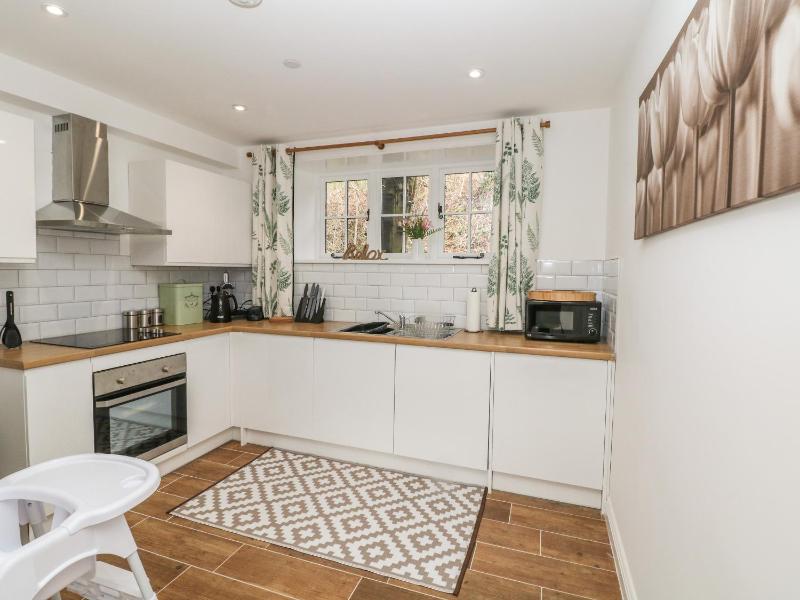 Chestnut Cottage - image 13