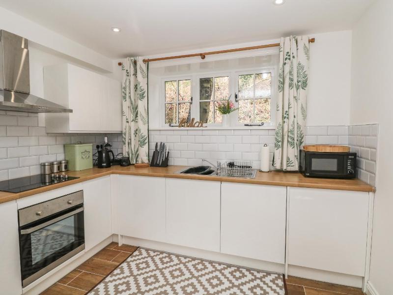 Chestnut Cottage - image 9