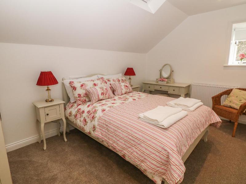 Chestnut Cottage - image 11