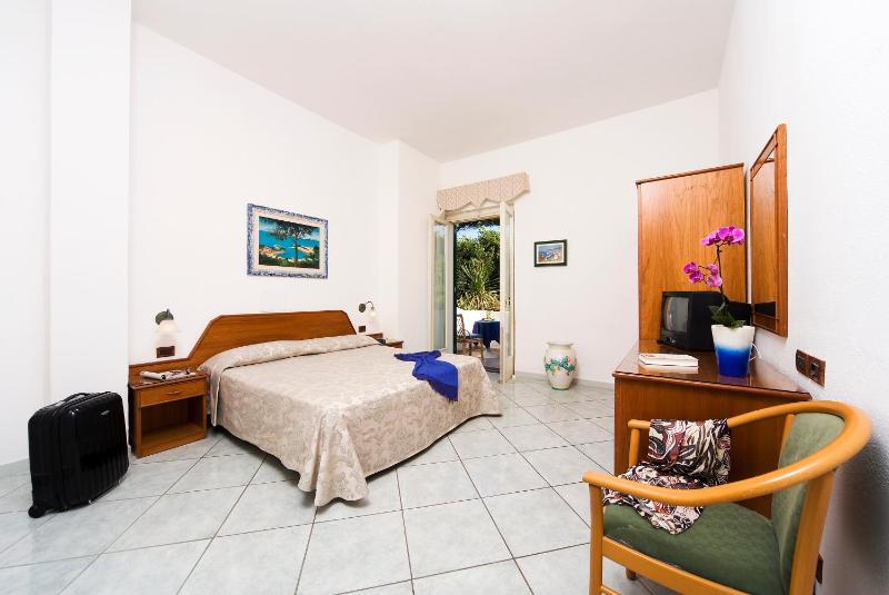 Double Room - Main Building image 2