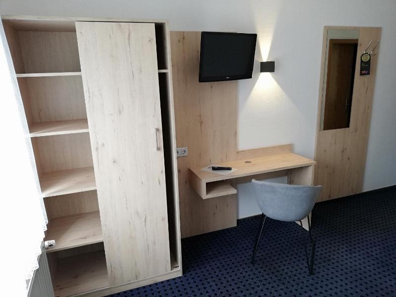 Single Room image 3