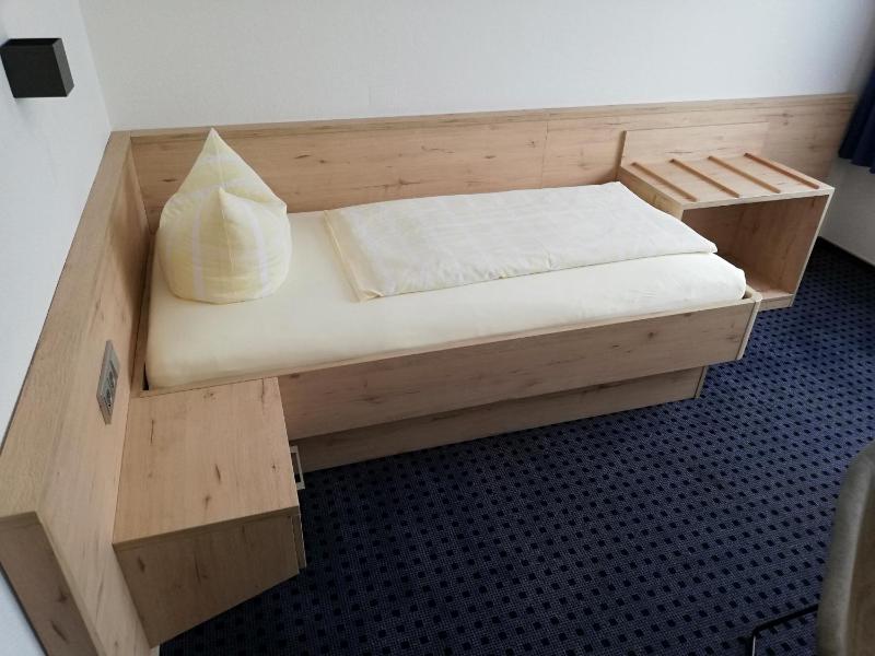 Single Room image 4