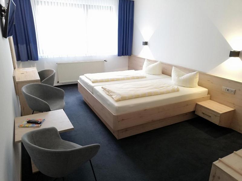 Double Room image 2