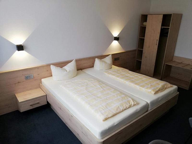 Double Room image 4