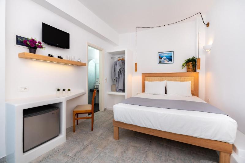 Economy Double Room image 3