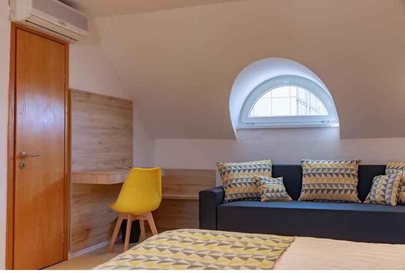 Superior double room with sofa bed image 2