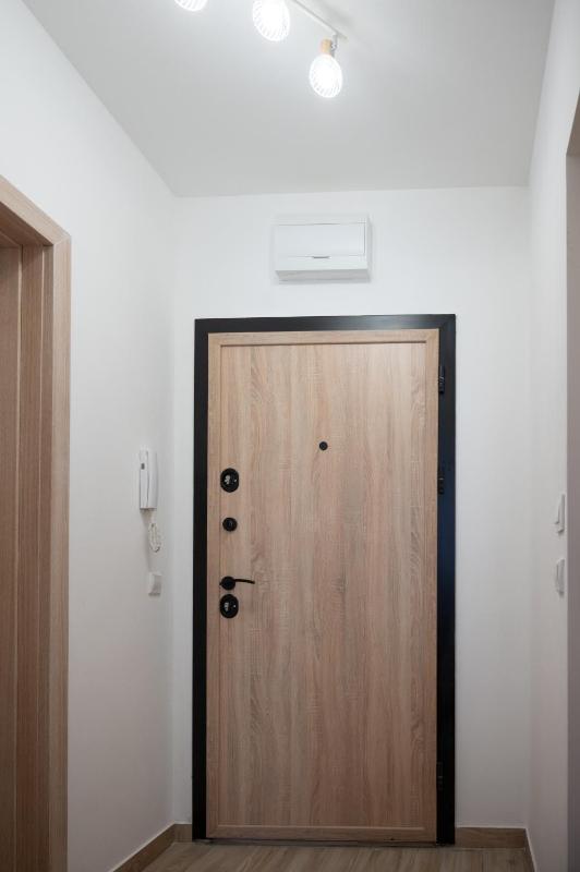 Sunny 1BDR Apartment near Center - image 16