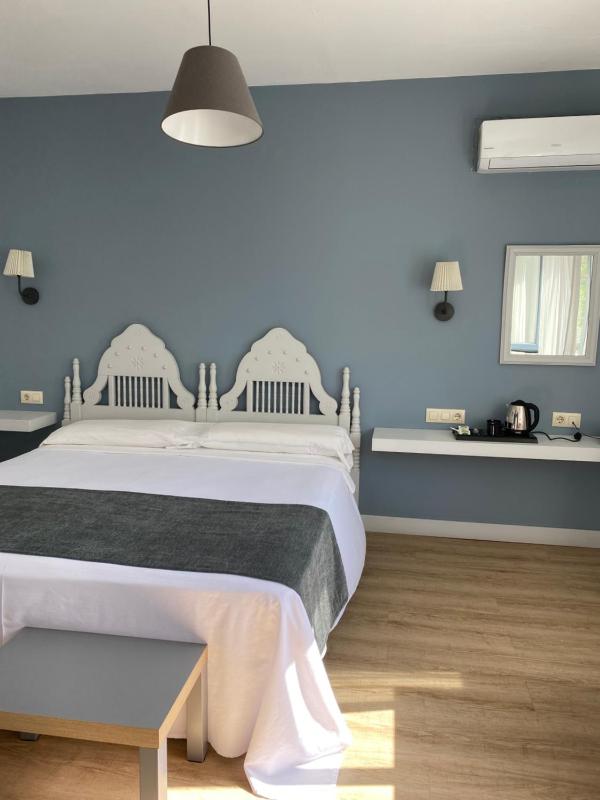 Double or Twin Room image 1