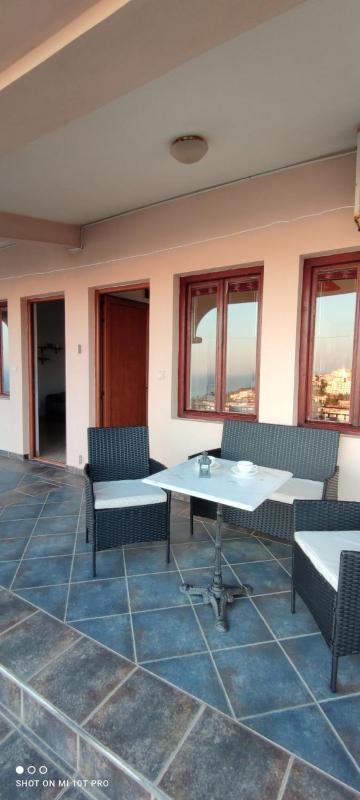 Apartment with Sea View image 3