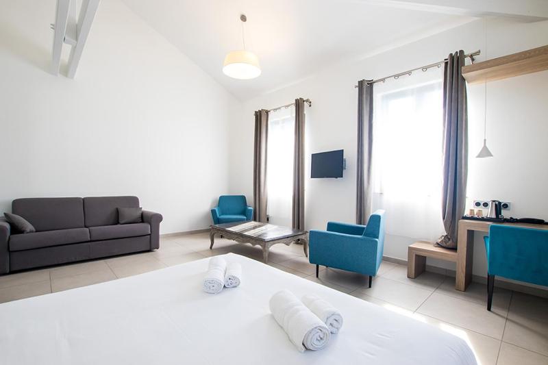 Superior Quadruple Room image 4