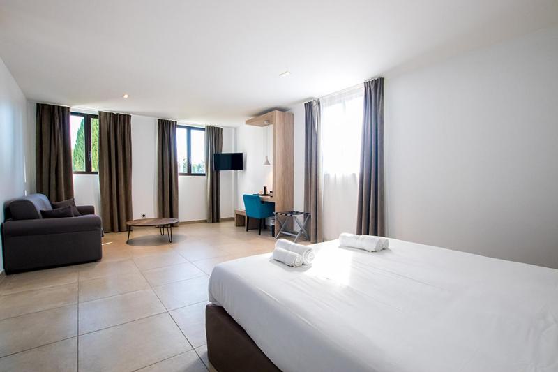 Superior Quadruple Room image 2