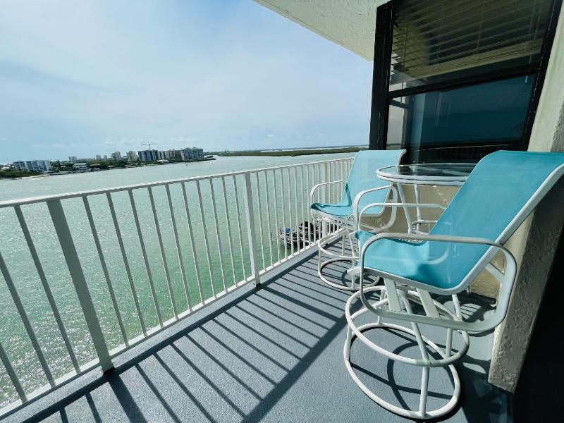 Apartment with Sea View image 2