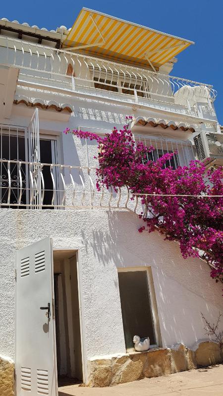 La Trufa - modern spacious home in Moraira with panoramic sea views - image 2