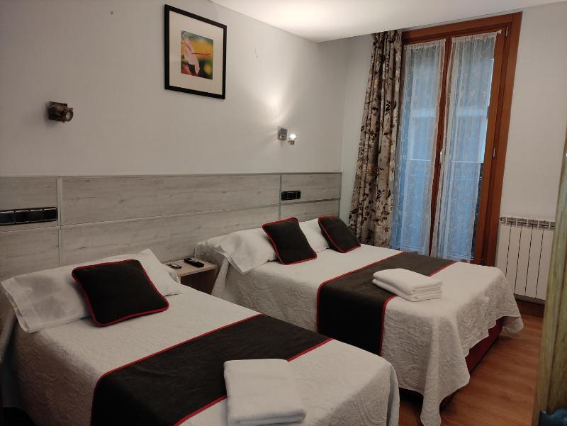 Pension AlojaDonosti - image 2