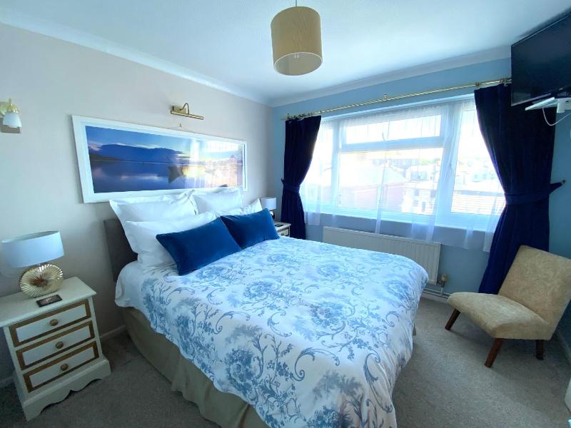 Double Room image 3