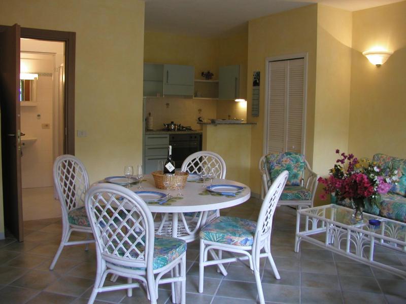 Two-Bedroom Apartment - Split Level image 3