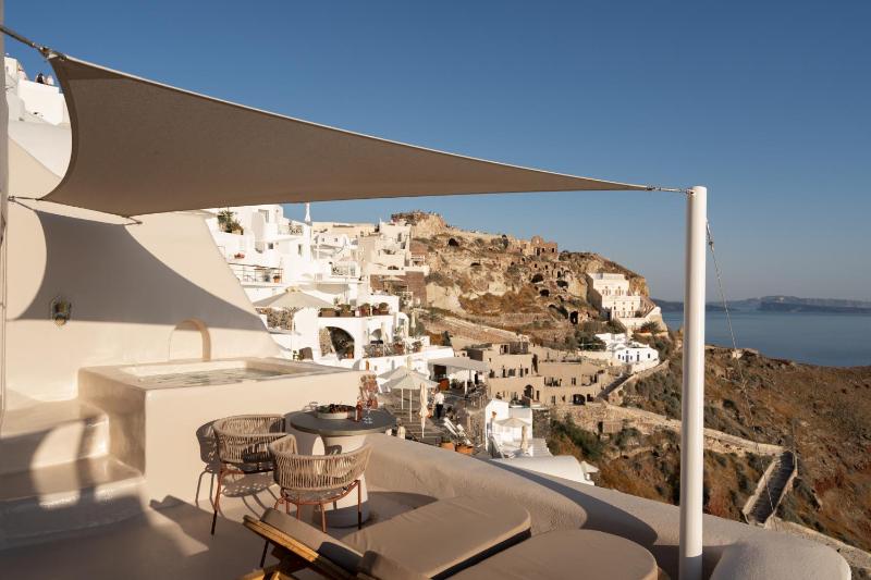 The Architect's Cave House - image 8