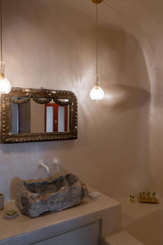 The Architect's Cave House - image 2