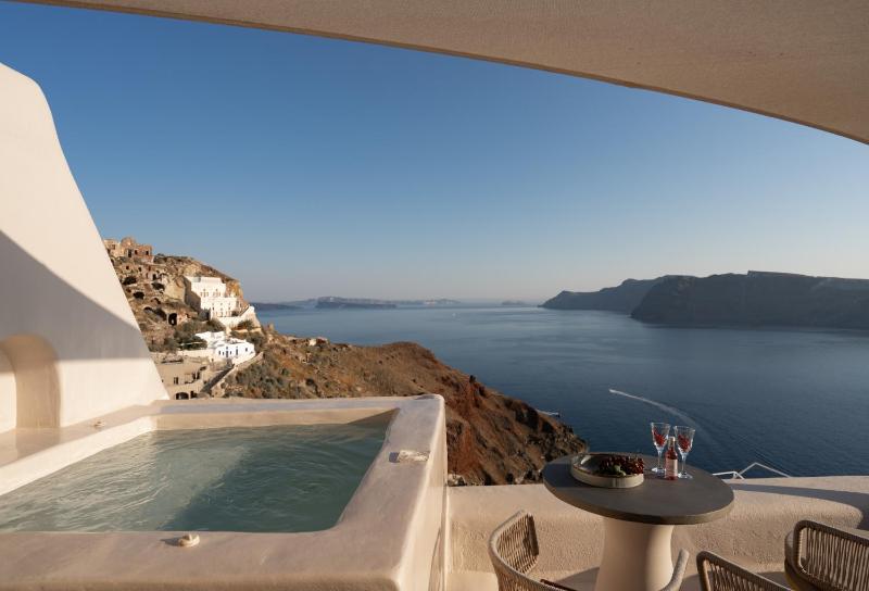 The Architect's Cave House - image 5