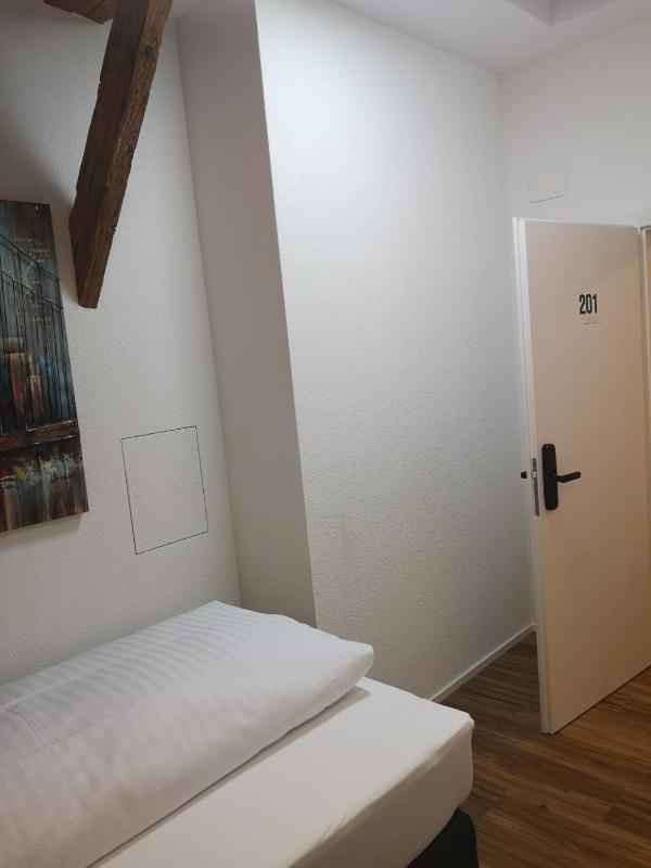 Budget Single Room image 2