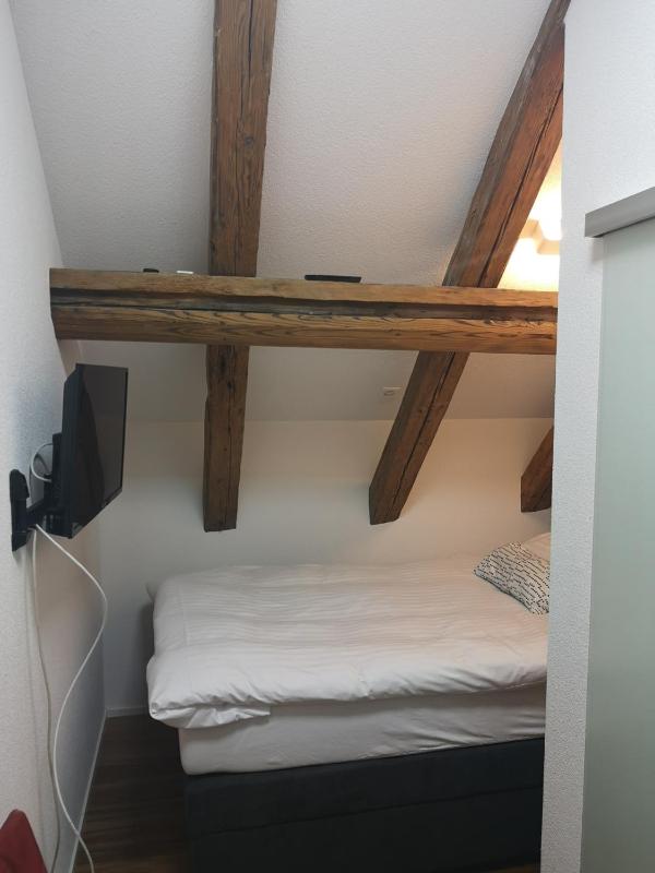Budget Single Room image 4