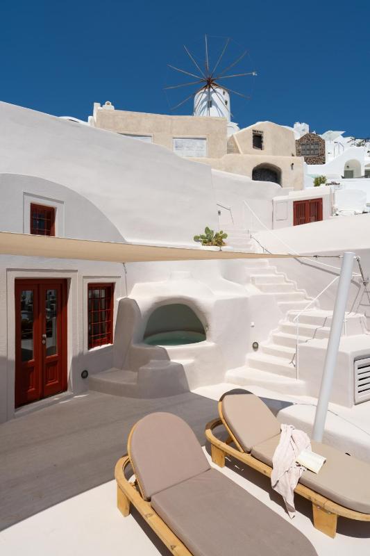 The Architect's Cave House - image 45