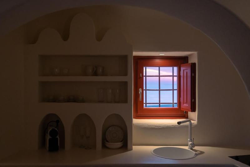 Senior Suite with Caldera View image 2