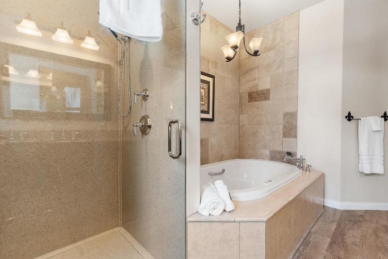 Suite with Garden View image 2