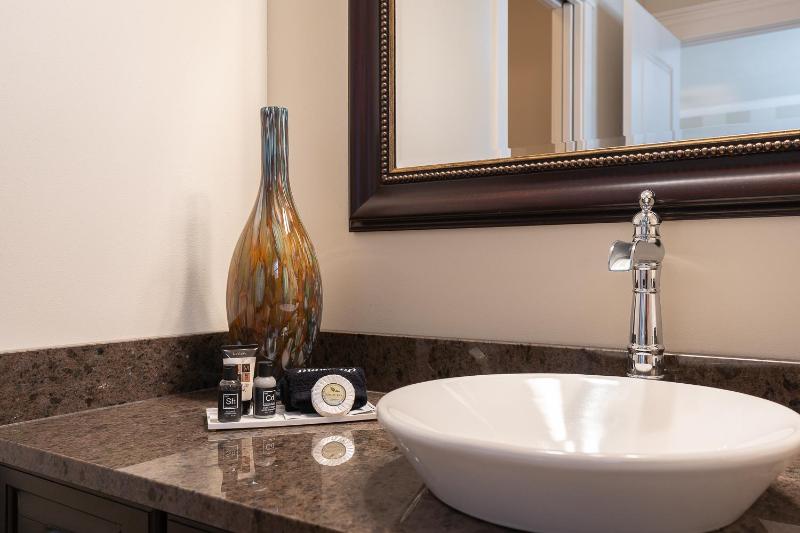 Queen Suite image 2