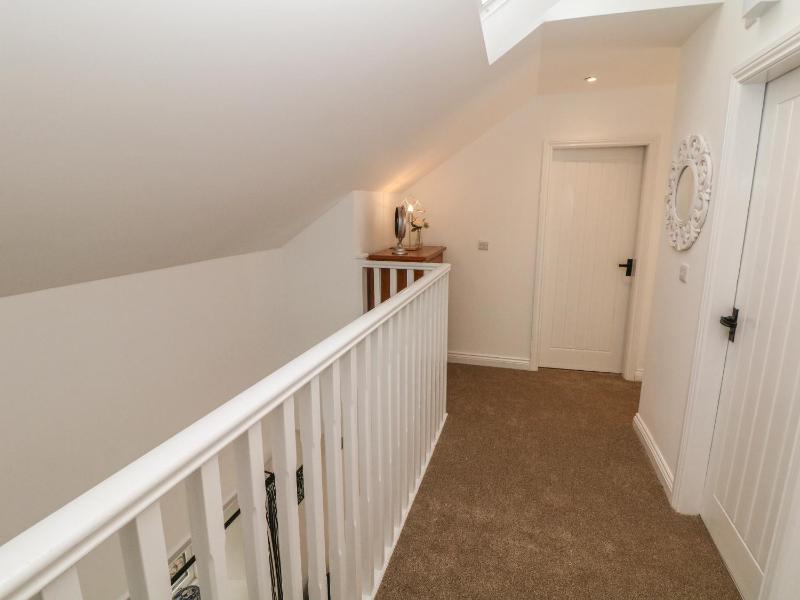 Willow Cottage - image 17