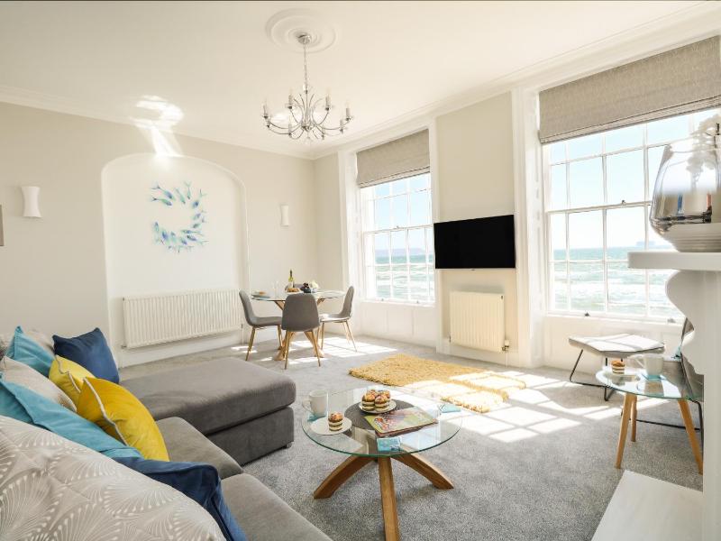 Ocean Retreat - image 2