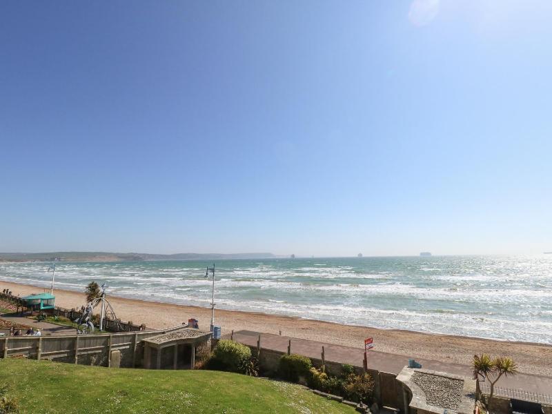 Ocean Retreat - image 11