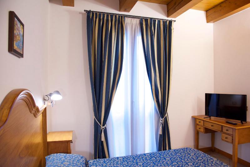 King Room image 2